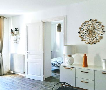 BEL APPARTEMENT (env 49 M2) DE TYPE 2 MEUBLE - Photo 2