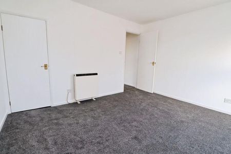 2 bedroom semi-detached house to rent - Photo 3