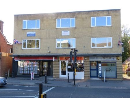 Lower Blandford Road, Broadstone - Photo 3