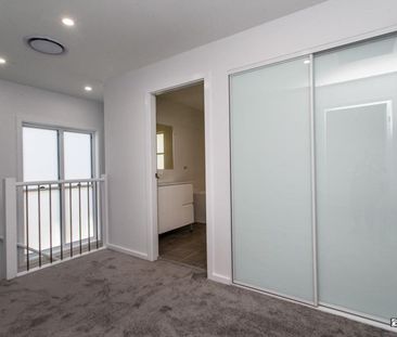 Modern Townhouse Living in a Prime Location - Photo 3