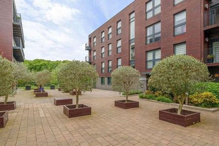 Attlee Court, Stanmore, HA7 - Photo 3