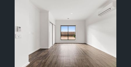 Brand New Family Residence - Photo 2