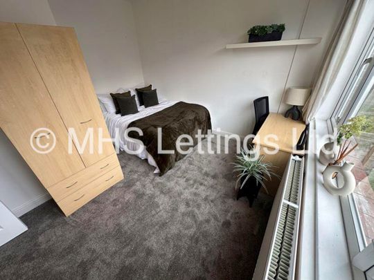6 Bedroom Mid Terraced House for rent in Ash Gardens - Photo 1