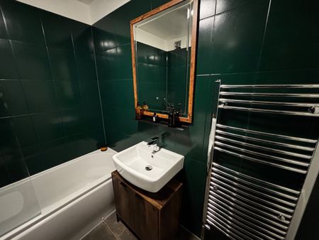 1 Bed Flat, Hervey Road, SE3 - Photo 2