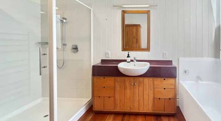 Family Haven with Studio Apartment - Photo 4