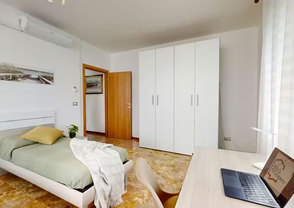 Via V. Alfieri, Padova, Veneto 35125