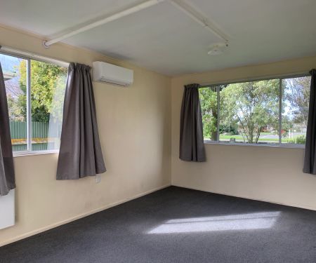 2/196 Kimbolton Road - Photo 2