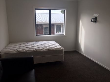 3C/11 Edgecumbe Street, Hamilton - Photo 3