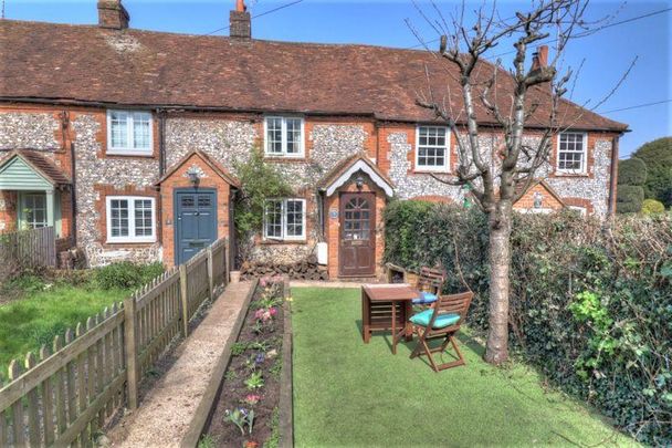2 bedroom terraced house to rent - Photo 1