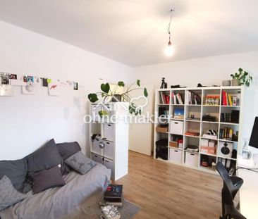 2,5 Zimmer, Balkon und sehr zentral - perfekt für Paare und WGs - Photo 1