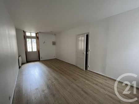 1 pièce - 29 m2 CHATEAUROUX - 36 - Photo 2
