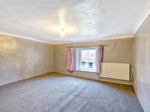 3 BEDROOM House - Semi-Detached - Photo 5