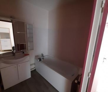 Appartement T3 à louer - GRENOBLE – 9 allée du jardin hoche - Photo 4