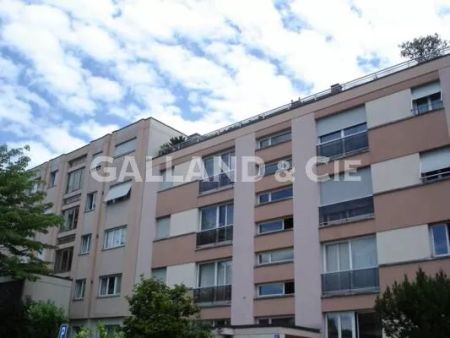 Studio meublé au rez supérieur. - Photo 5