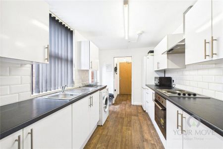 1 bedroom in a house share to rent - Photo 3