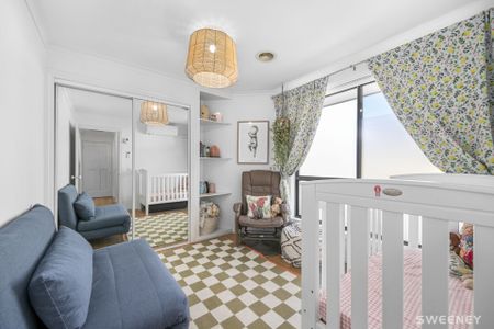 Stunning fully renovated two bedroom unit in quiet location. - Photo 3