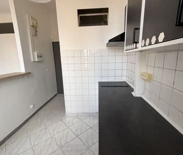 Location Appartement 1 pièce 31m² MARSEILLE 3ème - Photo 5