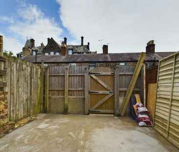 Terraced House to rent on - Photo 3