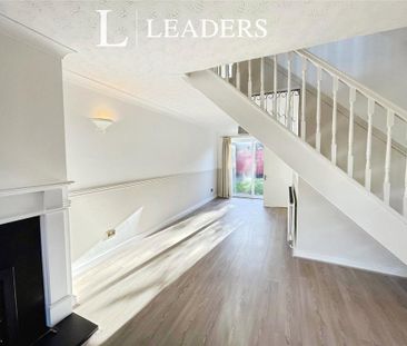 3 bedroom detached house to rent - Photo 2