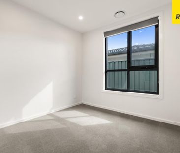 Brand New Modern Dunlop Home - Photo 4