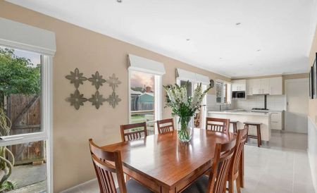 STUNNING HOME IN IDEAL LOCATION - Photo 2