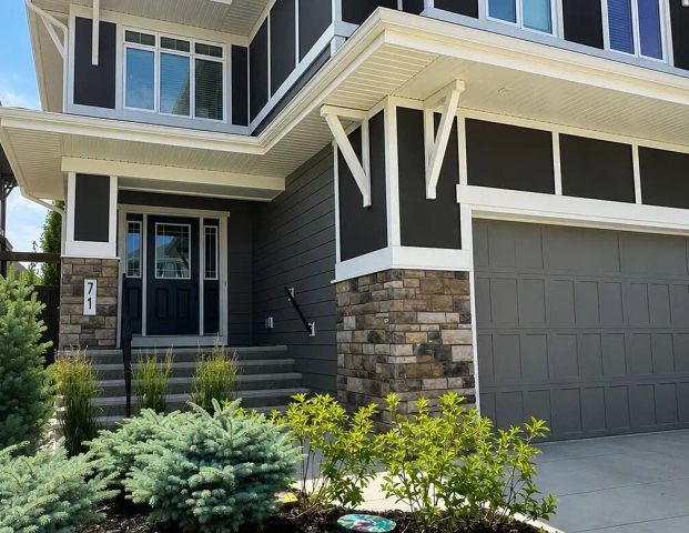 Central Mahogany: Executive 4-Bedroom Family Home in Mahogany — 4 Bedrooms House - Photo 1