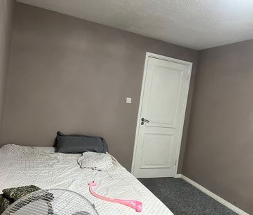 Room in a Shared Flat, Berwick Road, E16 - Photo 3