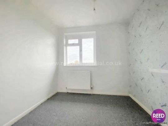 3 bedroom property to rent in Canvey Island - Photo 1