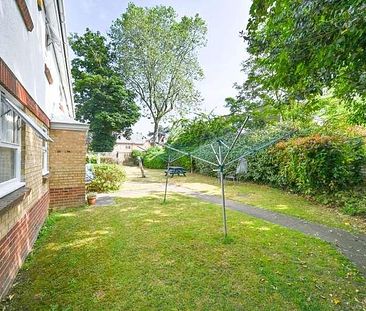 Rosebank Close, Twickenham, TW11 - Photo 3