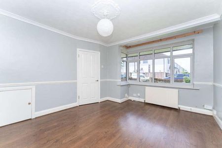 Cranford Avenue, Staines-upon-thames, TW19 - Photo 2