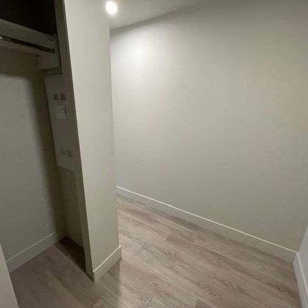 Bright 2BR/2BA/In suite laundry/Vinyl flooring/Close to Skytrain - Photo 4