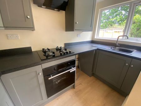 2 bedroom semi-detached house to rent - Photo 2