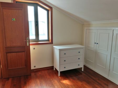 Apartamento T3 Duplex nas Barrocas, com boa exposição solar e com garagem fechada! - Foto 5