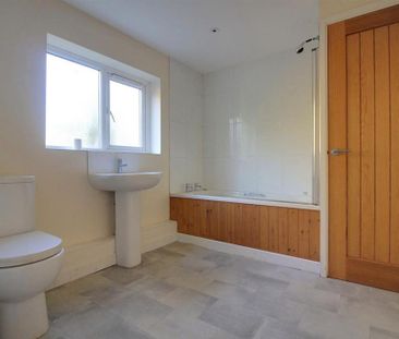 3 bedroom terraced house to rent - Photo 4