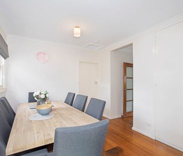 Wonderful Location, Perfect Family Home - Photo 5