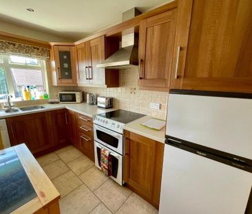 22 Cregagh Court, Belfast, BT6 9PS - Photo 4