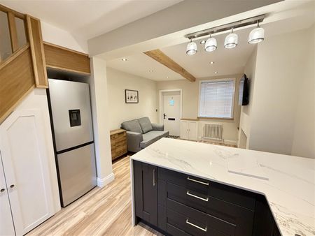 Station Road, Parkgate - Photo 3