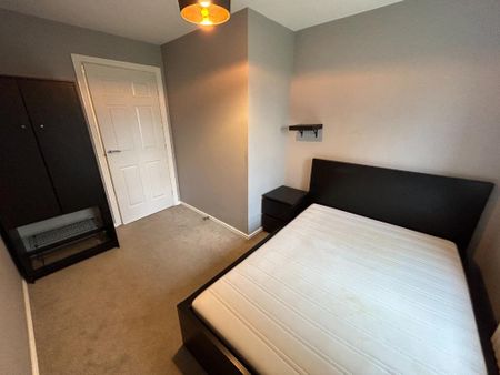 3 bedroom flat to rent - Photo 5