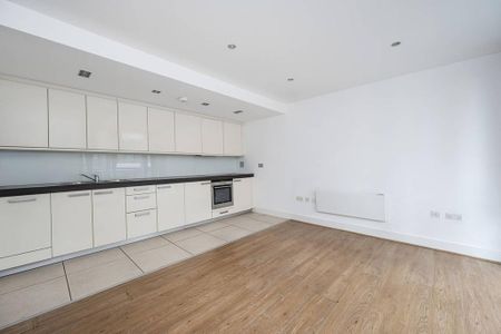 1 bedroom flat to rent - Photo 2