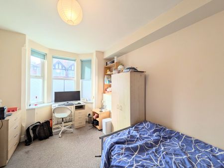 4 Bed Terraced House, Lace Street, NG7 - Photo 3