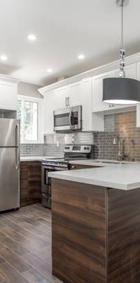 One Bedroom Apartment: Trinity Bellwood’s and Queen St West - Photo 1