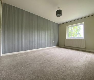 4 Bed Terraced House, Paul Gardens, CR0 - Photo 6