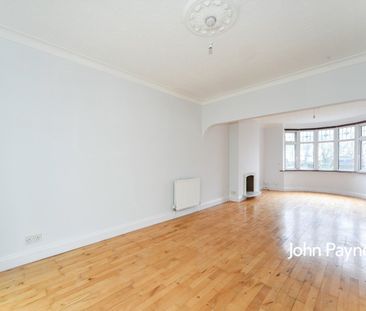 Detached House to rent - Leysdown Road, London, SE9 - Photo 1