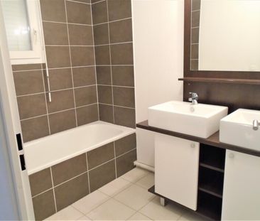 Location Appartement 3 pièces 62m² ST ANDRE DE CUBZAC 33240 - Photo 3