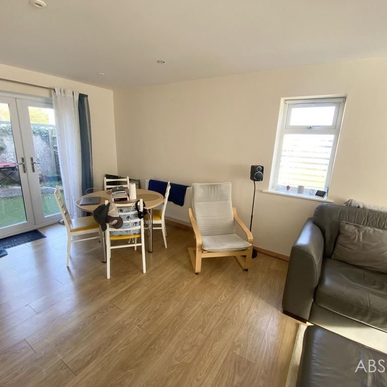 2 bedroom detached house to rent - Photo 1