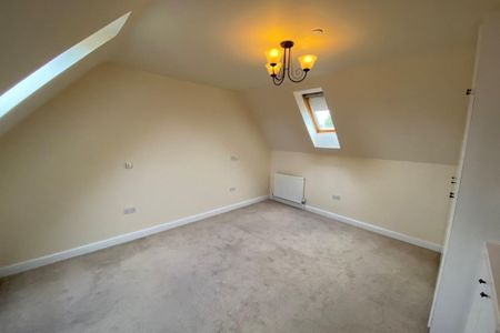 London Road - Photo 3