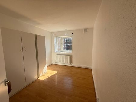 1 Bed Flat, Queens Park Court, W10 - Photo 2