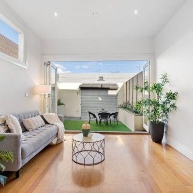 Charming 2-Bedroom House in Prime Port Melbourne Location - Photo 1