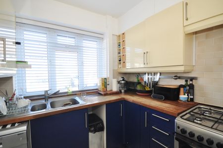 2 bedroom terraced house to rent - Photo 4