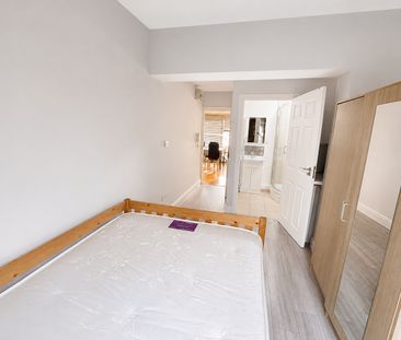 Room in a Shared House, Clitterhouse Road, NW2 - Photo 4